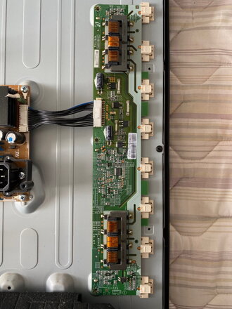 SSI320_4UH01 Rev0.3 Samsung LE32C530F1W použité náhradné diely